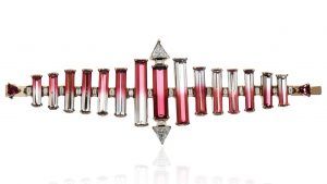 Коллекция, созданная с драгоценными камнями из шахты Крузейро Коллекция, созданная с драгоценными камнями из шахты Крузейро