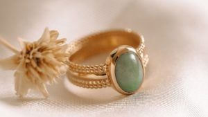 Кольца с авантюрином: особенности, как выбрать и носить Кольца с авантюрином: особенности, как выбрать и носить
