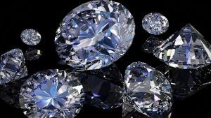 Какой ювелирный подарок презентовать родителям на бриллиантовую свадьбу