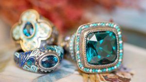 Какой ювелирный подарок презентовать жене на бирюзовую свадьбу
