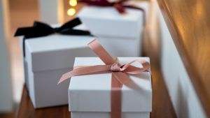 Какой ювелирный подарок презентовать жене на опаловую свадьбу