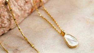 Какой ювелирный подарок презентовать жене на перламутровую свадьбу