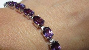 Браслет с хризобериллом: особенности, как выбрать и носить