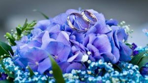 Какой ювелирный подарок презентовать друзьям на сапфировую свадьбу