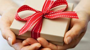 Какой ювелирный подарок презентовать мужу на медную свадьбу