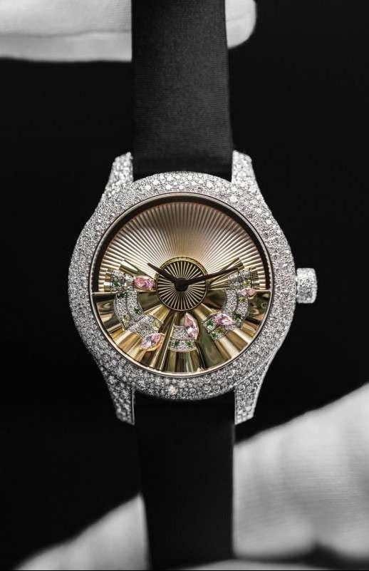 Часы Grand Bal de Printemps от Dior