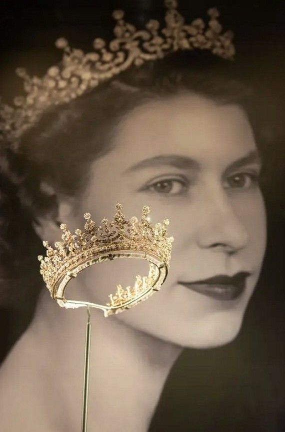Выставка «Платиновый юбилей: восшествие на престол королевы»