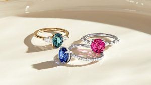 Какой ювелирный подарок преподнести девушке на 8 марта?