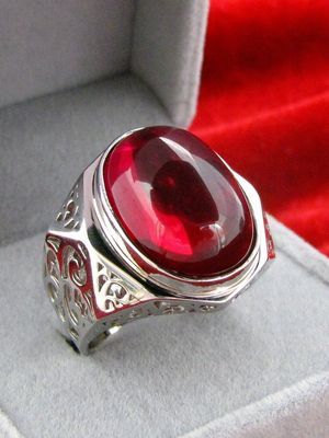 Кольцо от Cartier с 23,66-каратным рубином
