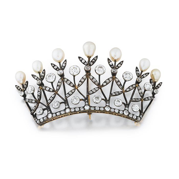 Брошь «Корона» от Boucheron с натуральным жемчугом и бриллиантами 