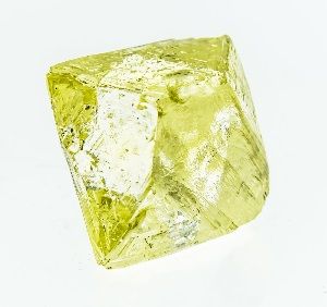 Mountain Province продаст 152-каратный желтый бриллиант