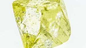 Mountain Province продаст 152-каратный желтый бриллиант