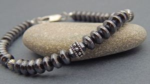 Гематит для Козерога: совместимость, подходит или нет