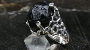 Обсидиан для Овна: совместимость, подходит или нет