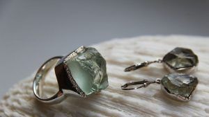 С какими камнями идеально сочетается празиолит