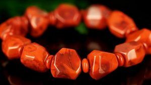 Нефрит для Девы: совместимость, подходит или нет