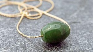 Нефрит для Стрельца: совместимость, подходит или нет