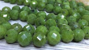 С какими камнями идеально сочетается нефрит С какими камнями идеально сочетается нефрит