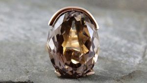 Кольца с раухтопазом: какие бывают, как выбрать и носить Кольца с раухтопазом: какие бывают, как выбрать и носить