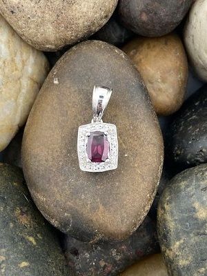 С какими камнями идеально сочетается родолит