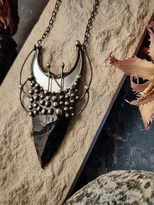 Обсидиан для Овна: совместимость, подходит или нет