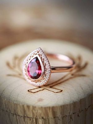 Родолит для Скорпиона: совместимость, подходит или нет