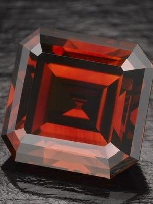 красный бриллиант