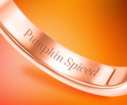 Надпись на внутренней стороне ободка кольца Pumpkin Spice Latte