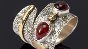 Альмандин для Козерога: совместимость, подходит или нет Альмандин для Козерога: совместимость, подходит или нет