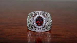 Альмандин для Овна: совместимость, подходит или нет Альмандин для Овна: совместимость, подходит или нет