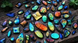 Лабрадорит для Льва: совместимость, подходит или нет Лабрадорит для Льва: совместимость, подходит или нет