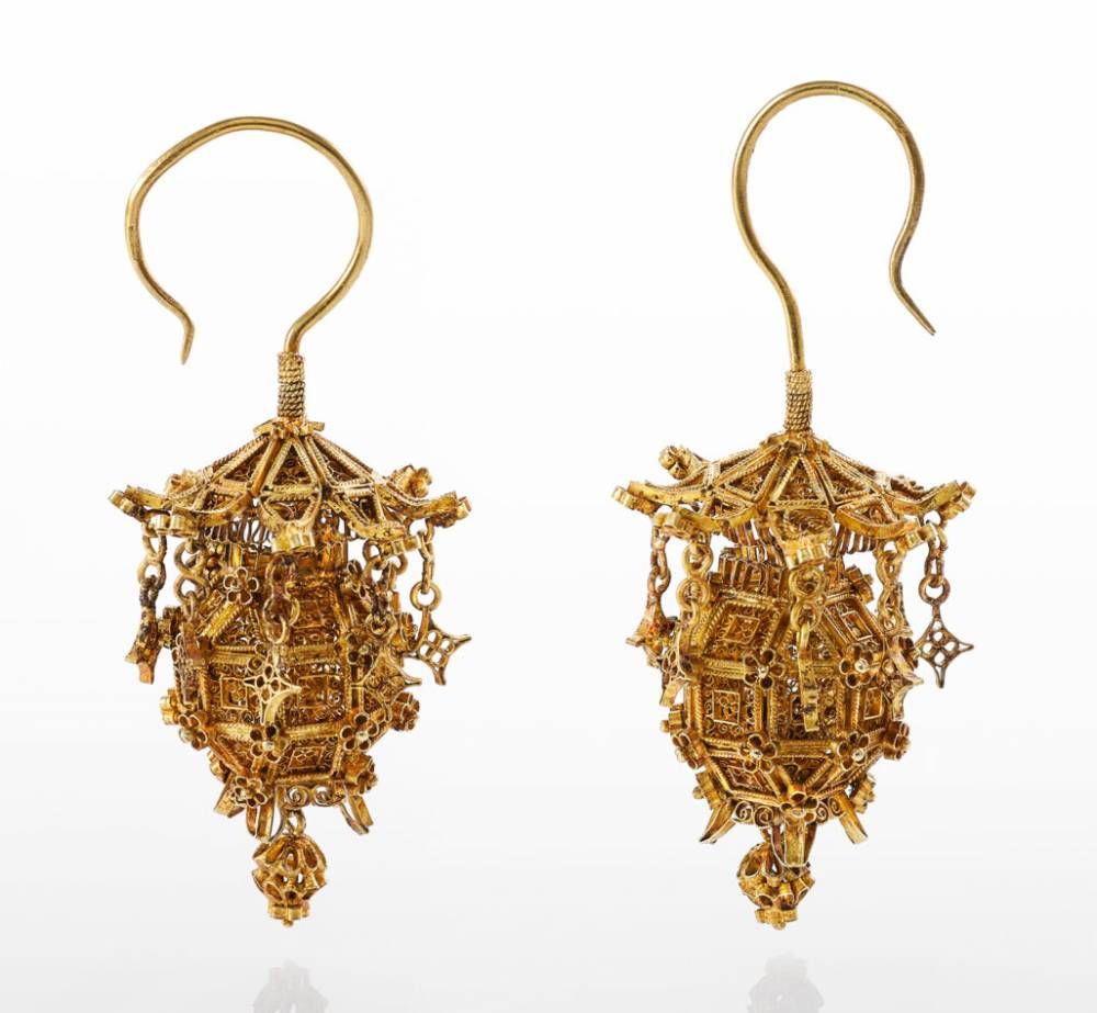Серьги в виде фонариков, золото династии Мин, 1368–1644 гг. Коллекция Mengdiexuan