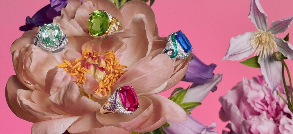 Тренд: обручальные кольца с цветными драгоценными камнями