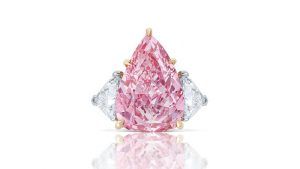 Бриллиант Fortune Pink продан за 28 миллионов долларов