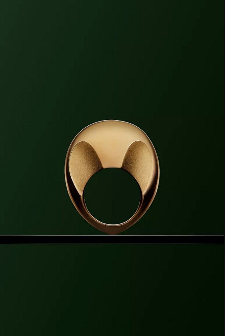 Кольцо из красного золота, изображающее мышь