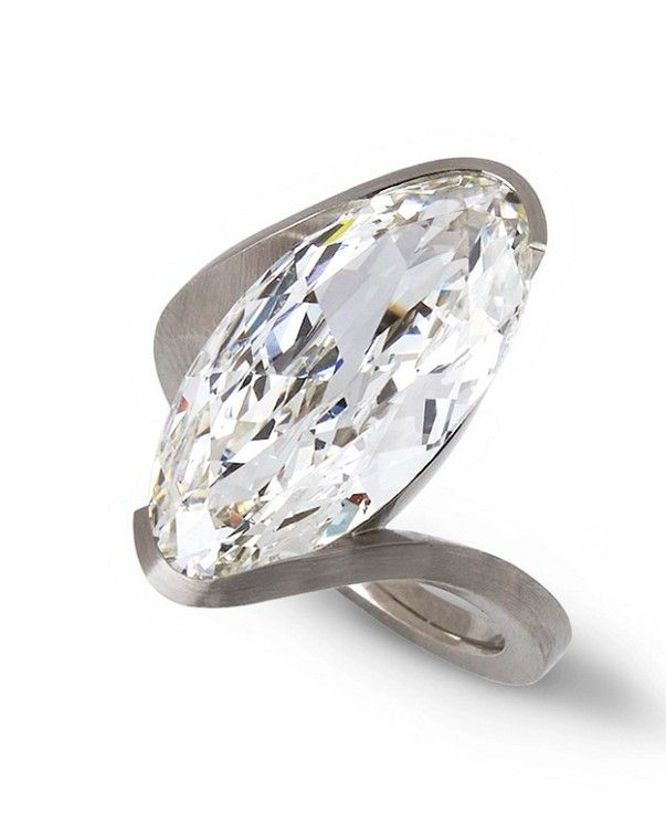 Кольцо Hemmerle из белого золота с бриллиантом 6 карат
