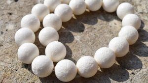 Белый коралл: свойства камня и применение в ювелирном деле Белый коралл: свойства камня и применение в ювелирном деле