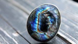 Лабрадорит для Девы: совместимость, подходит или нет Лабрадорит для Девы: совместимость, подходит или нет