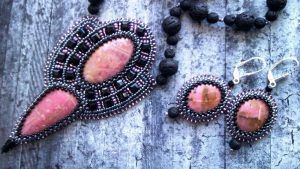 Родонит для Козерога: совместимость, подходит или нет