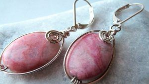 Родонит для Тельца: совместимость, подходит или нет