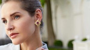 Серьги с родолитом: кому подходят, как выбрать и носить Серьги с родолитом: кому подходят, как выбрать и носить