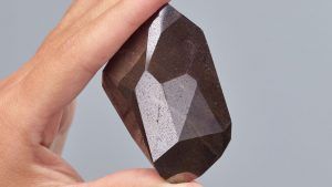 Самые крупные бриллианты, которые потрясли мир в 2022 году Самые крупные бриллианты, которые потрясли мир в 2022 году