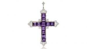 Sotheby’s выставит на аукцион кулон, любимый принцессой Дианой