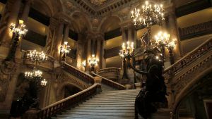 Парижская опера проведет свой первый аукцион
