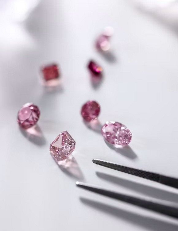 Фото: Tiffany & Co.; Argyle Pink diamonds