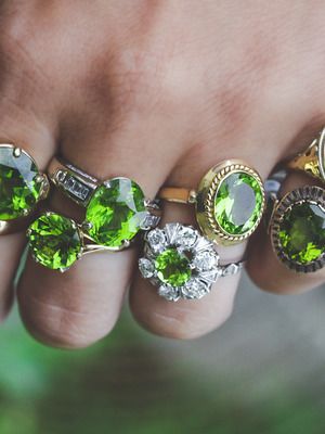 Украшения с хризолитом: как выбрать и носить их