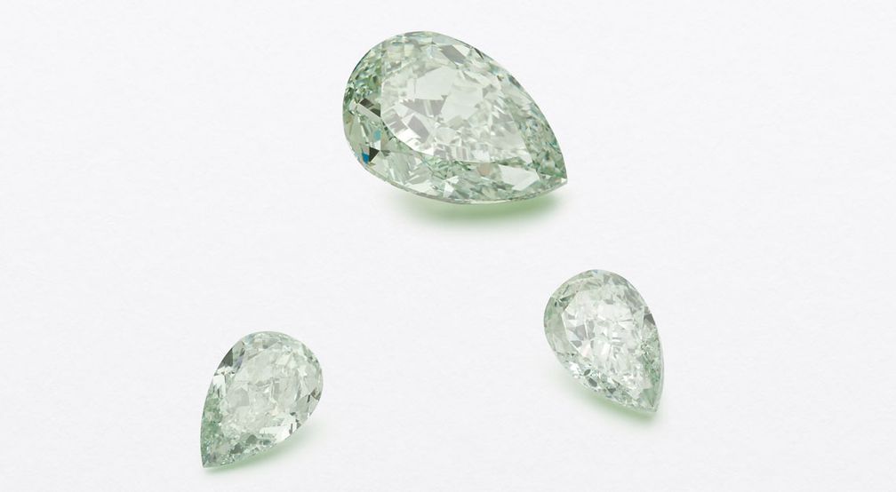 Необычные зеленые бриллианты грушевидной огранки из Бразилии