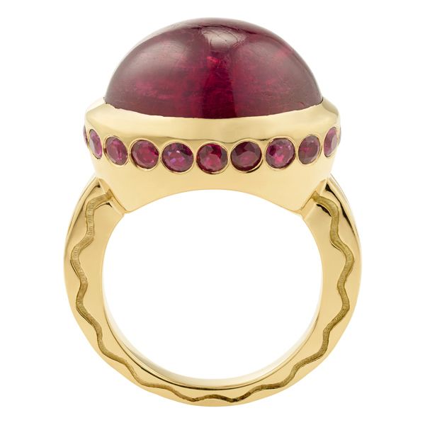 Кольцо Talas от Misahara из желтого золота 18 карат с рубином