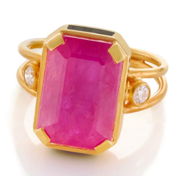 Кольцо от Holly Dyment из желтого золота с рубином и бриллиантами