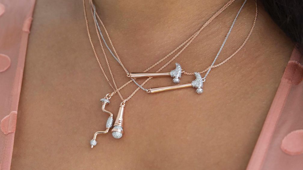 Lowe’s: Ювелирные изделия в виде инструментов